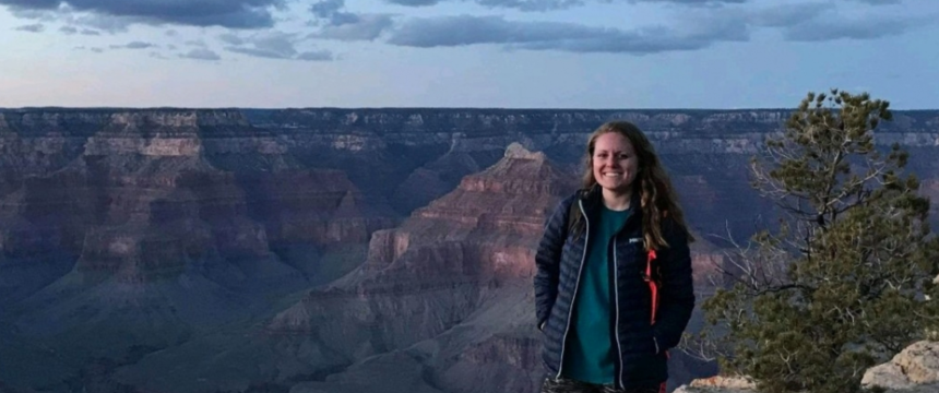 girl at Grand Canyon 